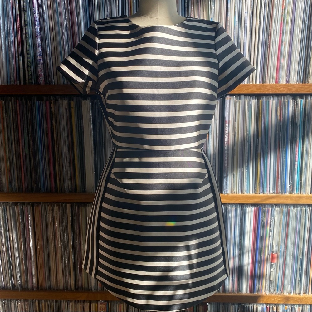 EUC TOPSHOP Black and White Striped Mini Dress size 6US